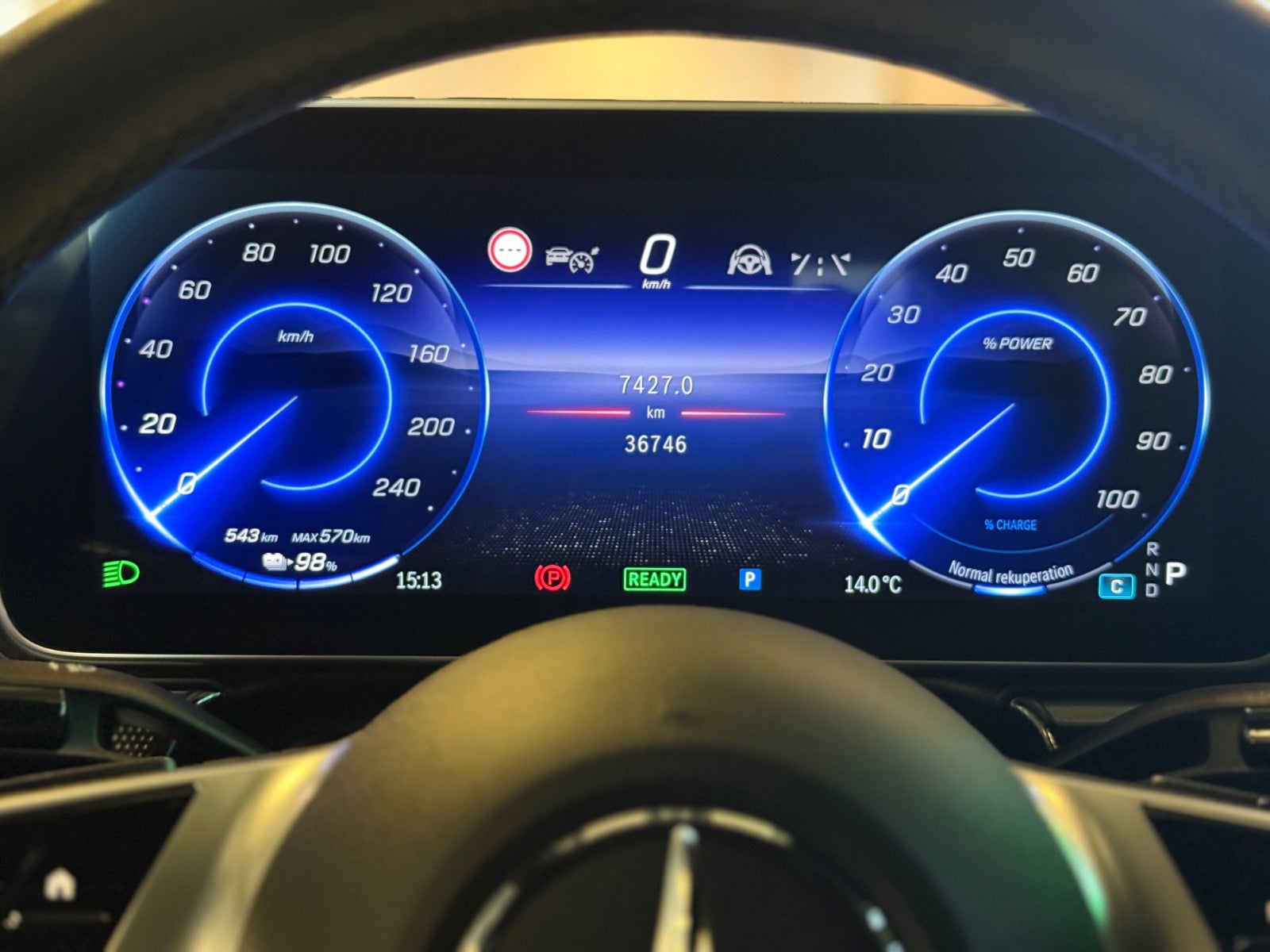 Mercedes EQE350 Electric Art