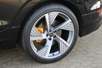 Audi e-tron Black Edition S-line quattro