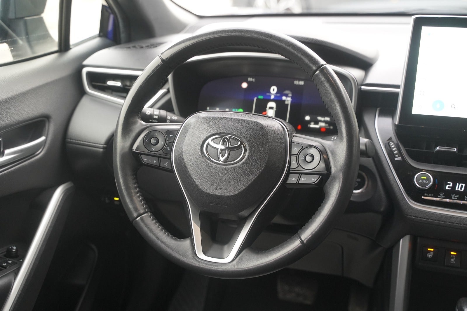 Billede af Toyota Corolla Cross 2,0 Hybrid Active CVT