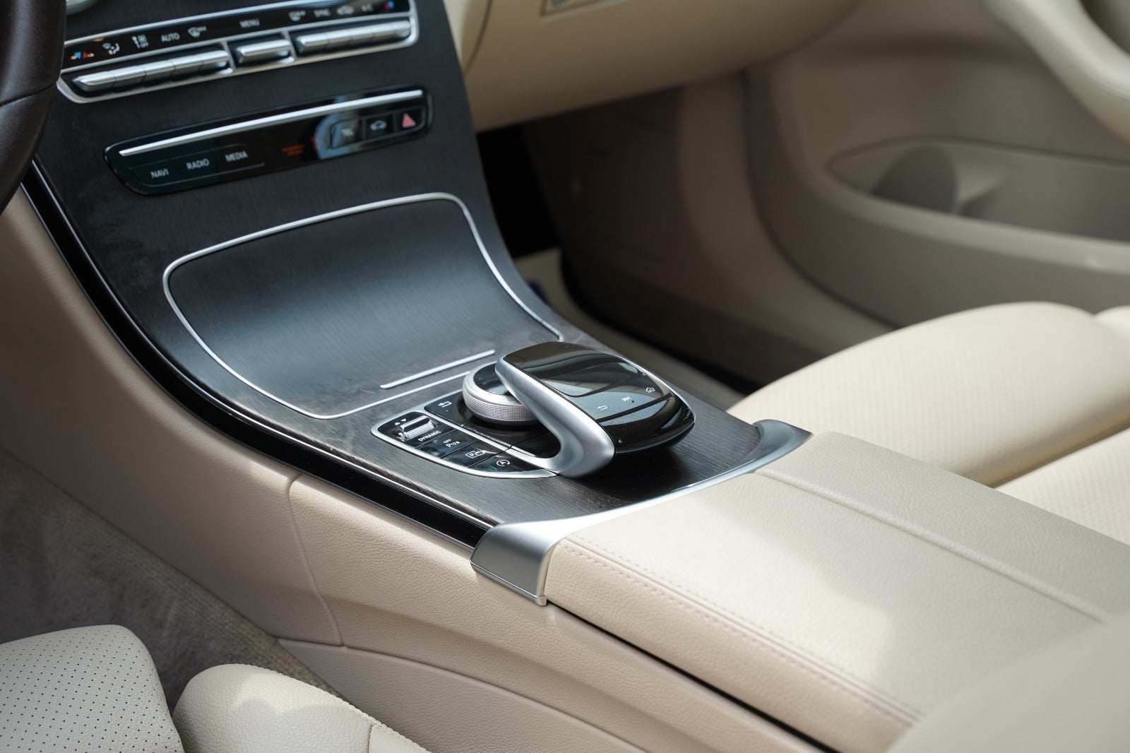 Billede af Mercedes C220 d 2,0 AMG Line Night Edition stc. aut. 4Matic