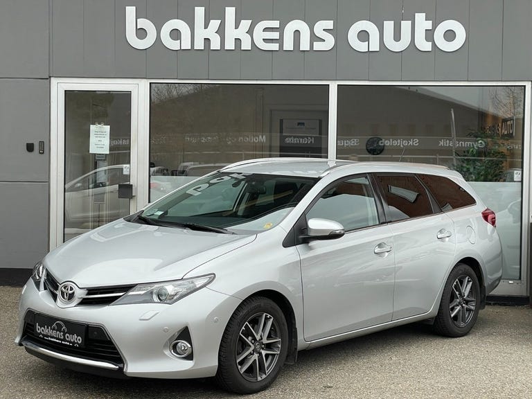 Toyota Auris T2 Premium Touring Sports