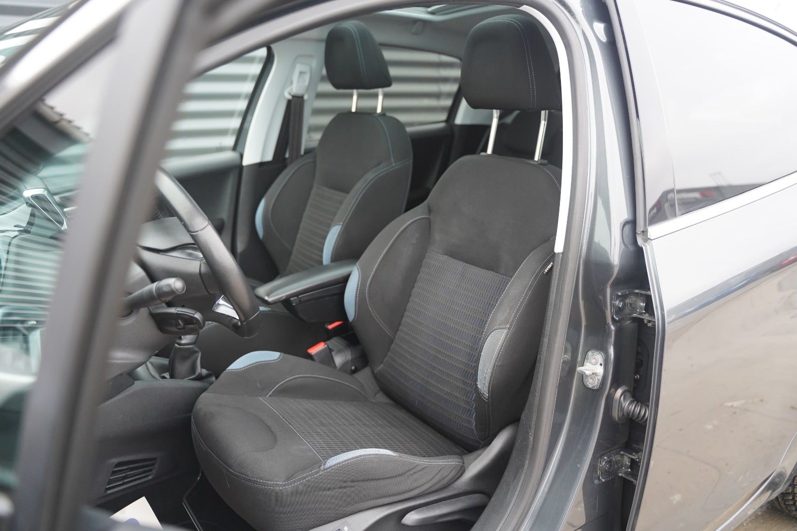 Billede af Peugeot 208 1,2 VTi Allure Sky