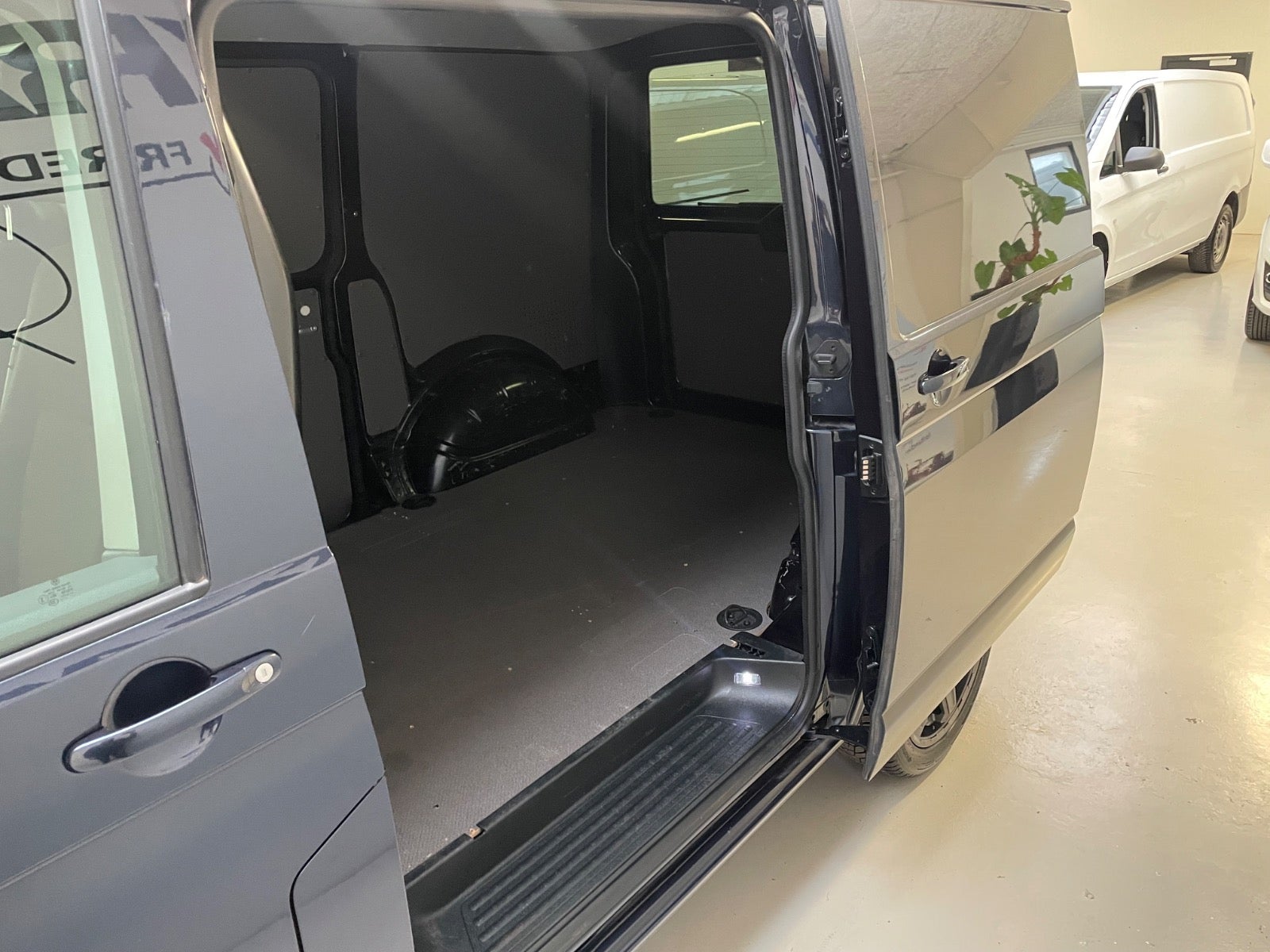 Billede af VW Transporter 2,0 TDi 199 Kassevogn DSG kort