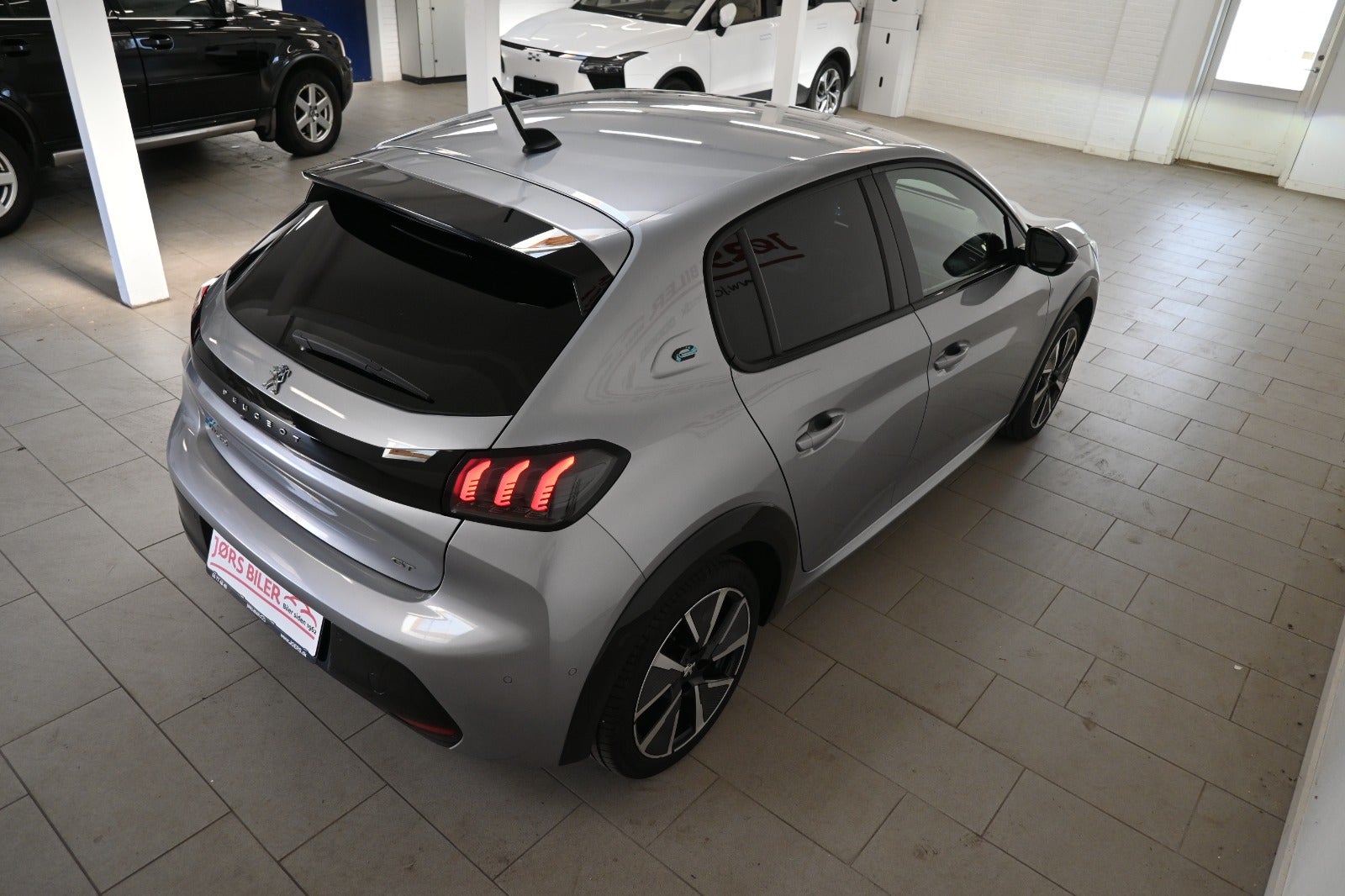 Peugeot e-208 GT