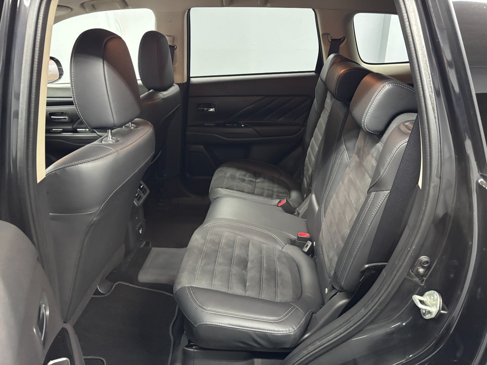 Billede af Mitsubishi Outlander 2,4 PHEV Intense CVT 4WD