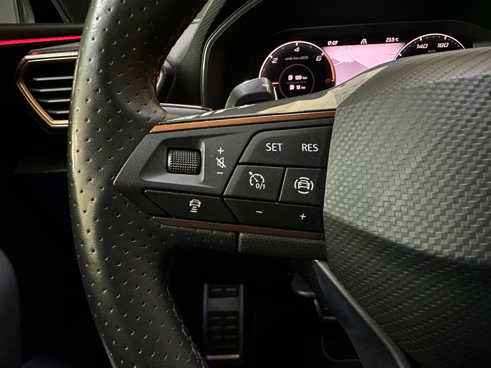Billede af Cupra Leon 1,4 eHybrid Sportstourer DSG