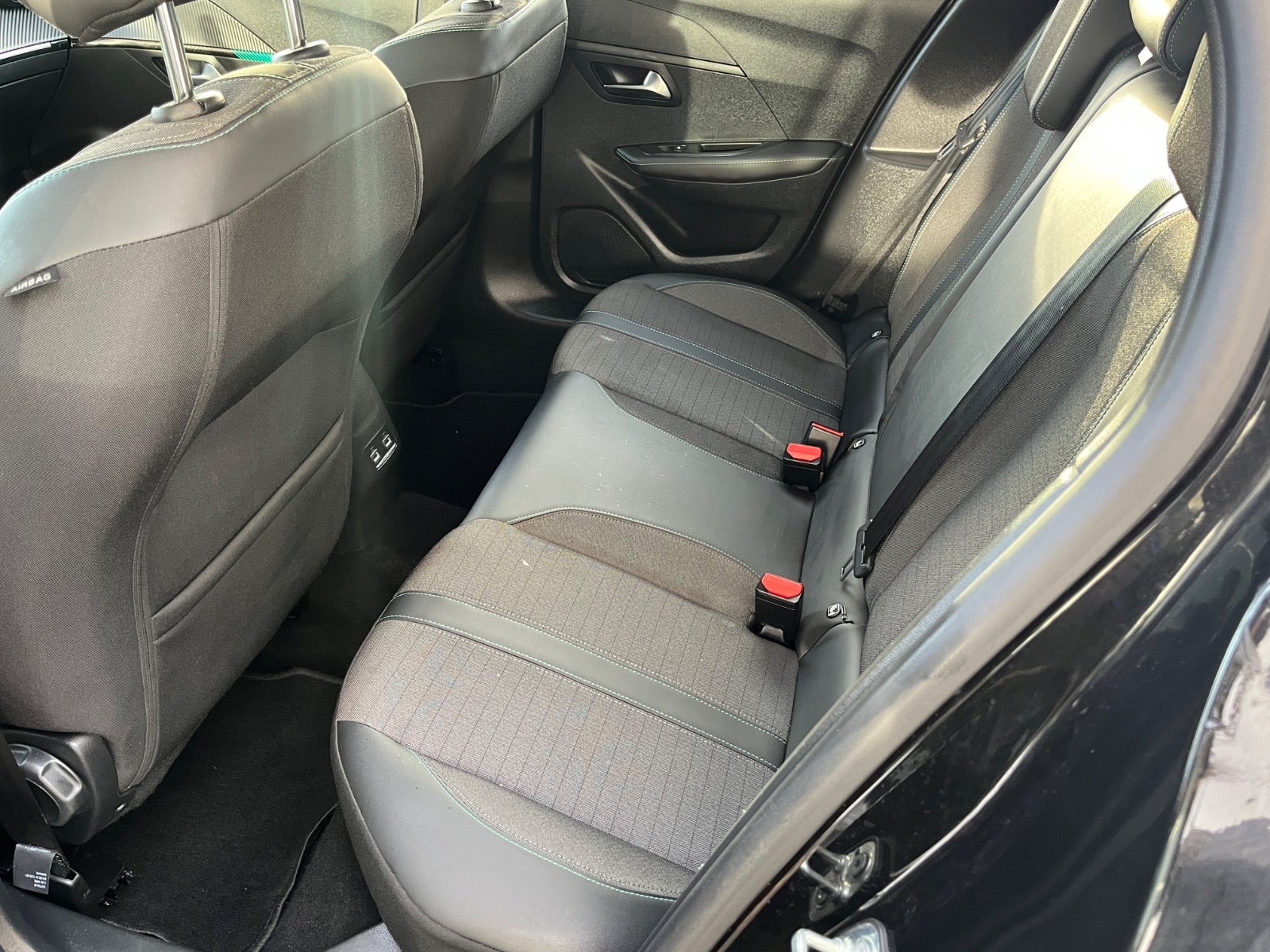 Billede af Peugeot 208 1,2 PureTech 100 Black Selection EAT8