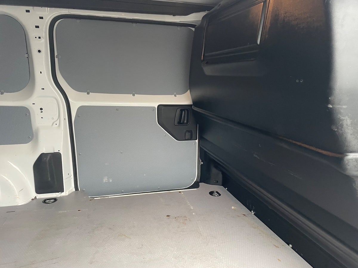 Billede af Peugeot Expert 2,0 BlueHDi 122 L3 Ultimate EAT8 Van