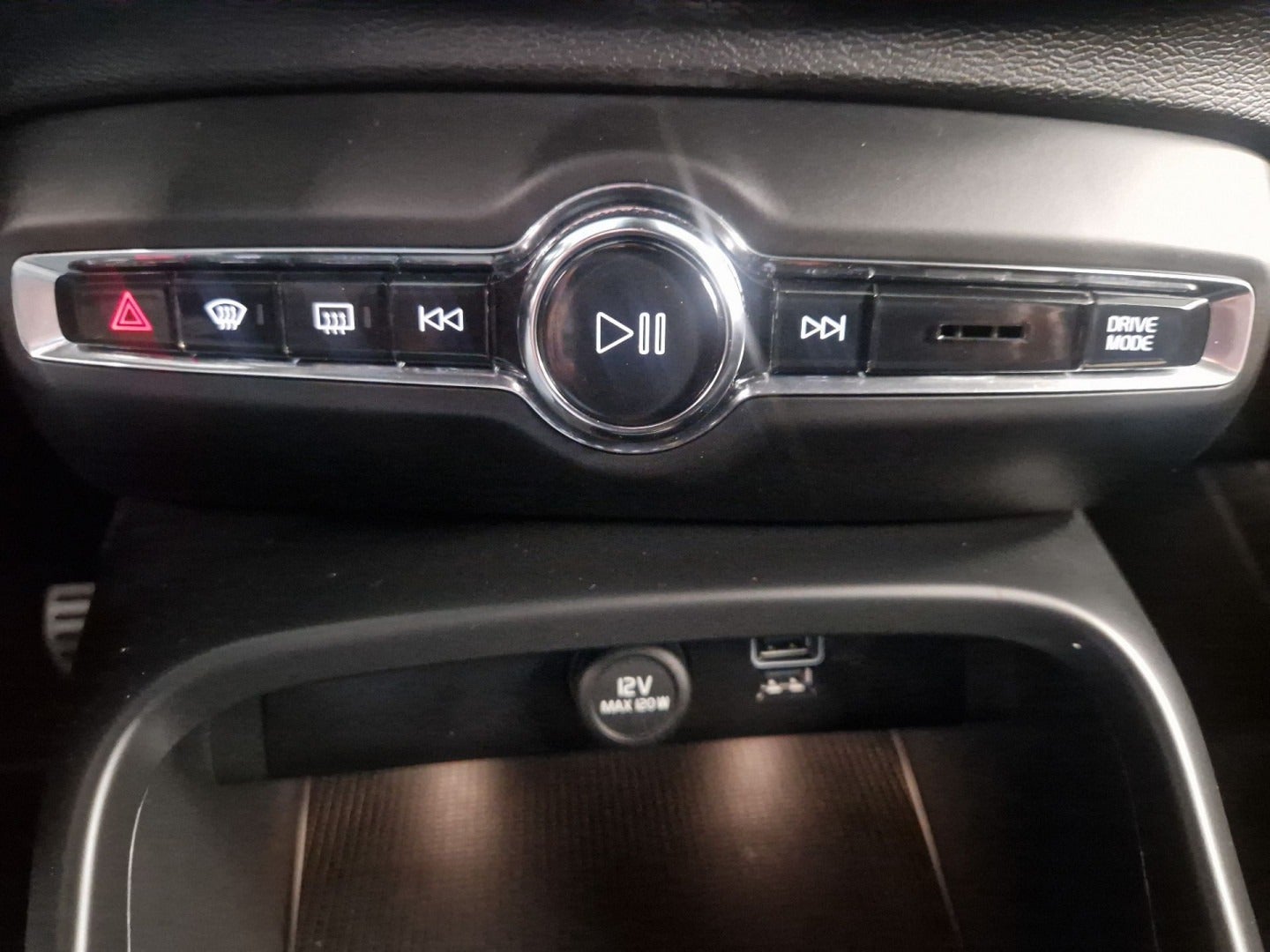 Billede af Volvo XC40 1,5 T5 ReCharge R-Design aut. Van