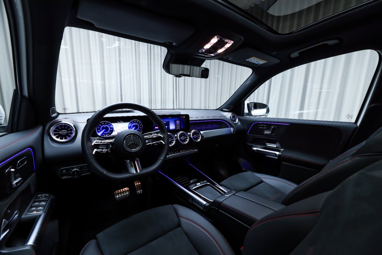Mercedes-Benz EQB 250+ (4/8)