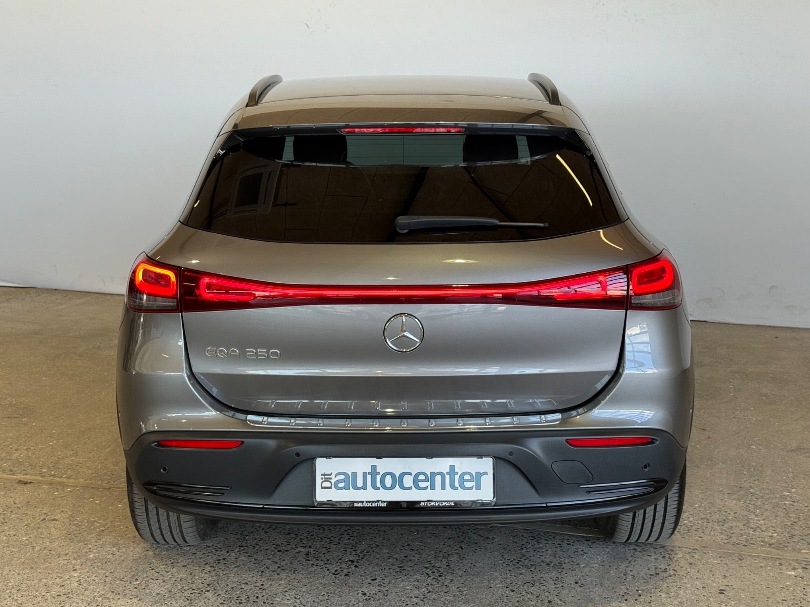 Mercedes EQA250 Electric Art