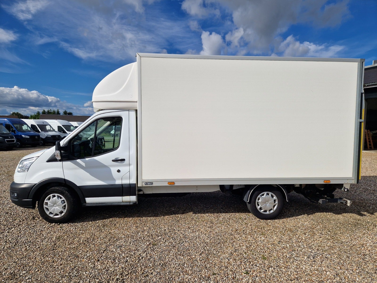 Billede af Ford Transit 350 L3 Chassis 2,0 TDCi 170 Alukasse m/lift aut. FWD