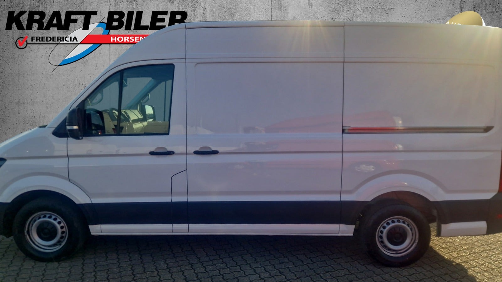 Billede af VW Crafter 35 2,0 TDi 177 Kassevogn L3H2 aut.