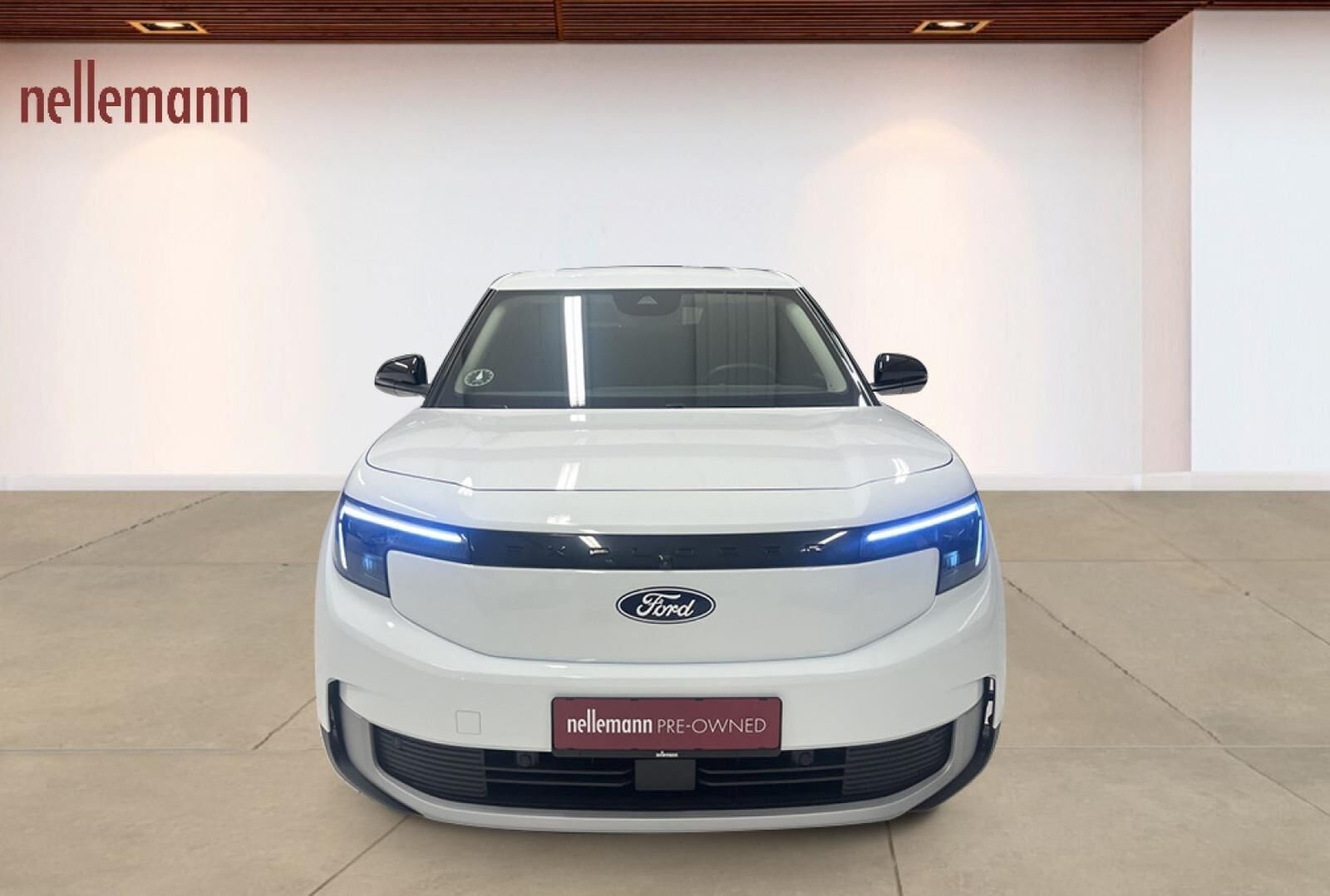 Ford Explorer Select Extended Range