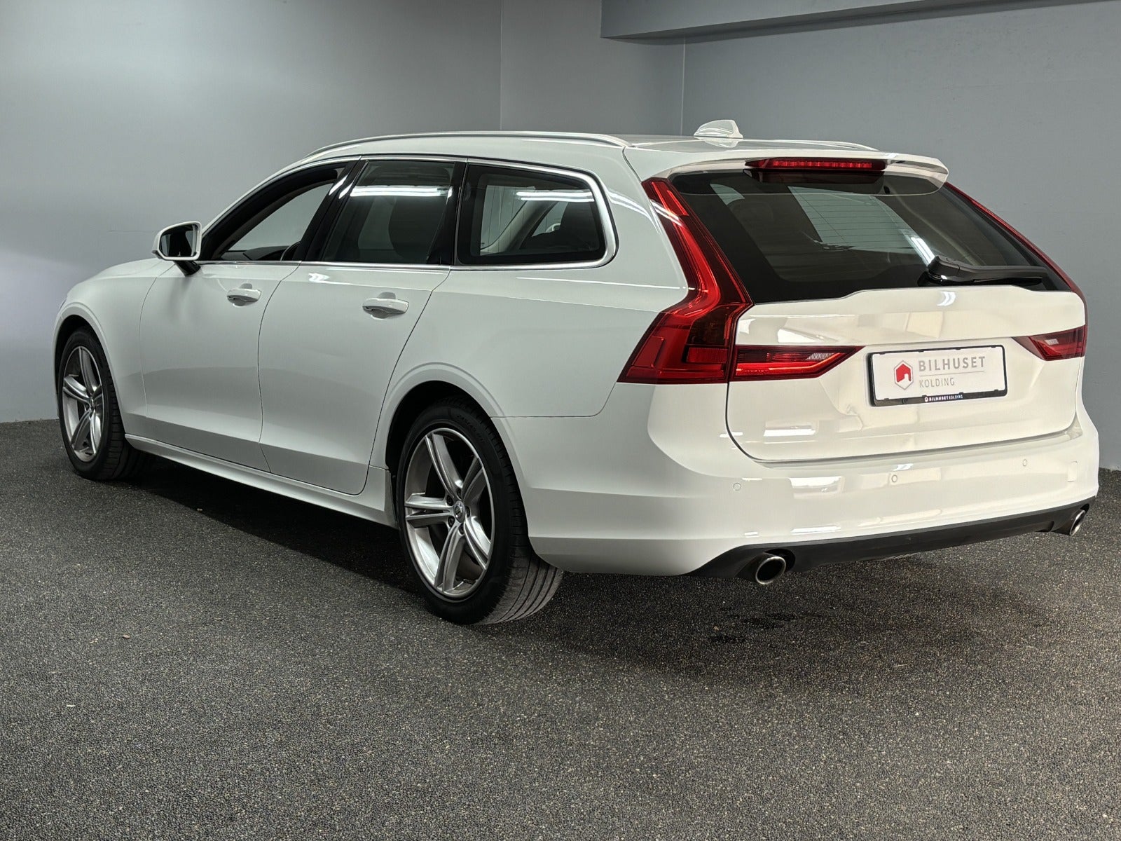 Billede af Volvo V90 2,0 D4 190 Momentum aut.