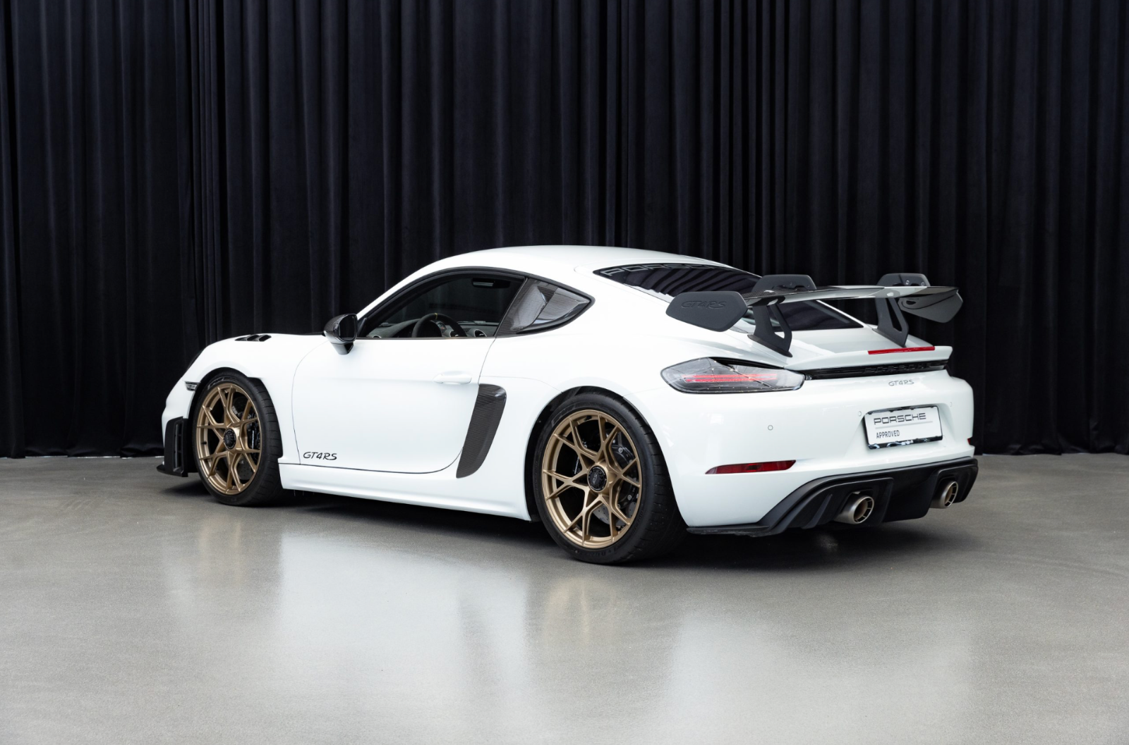 Gallery image 7 of 16