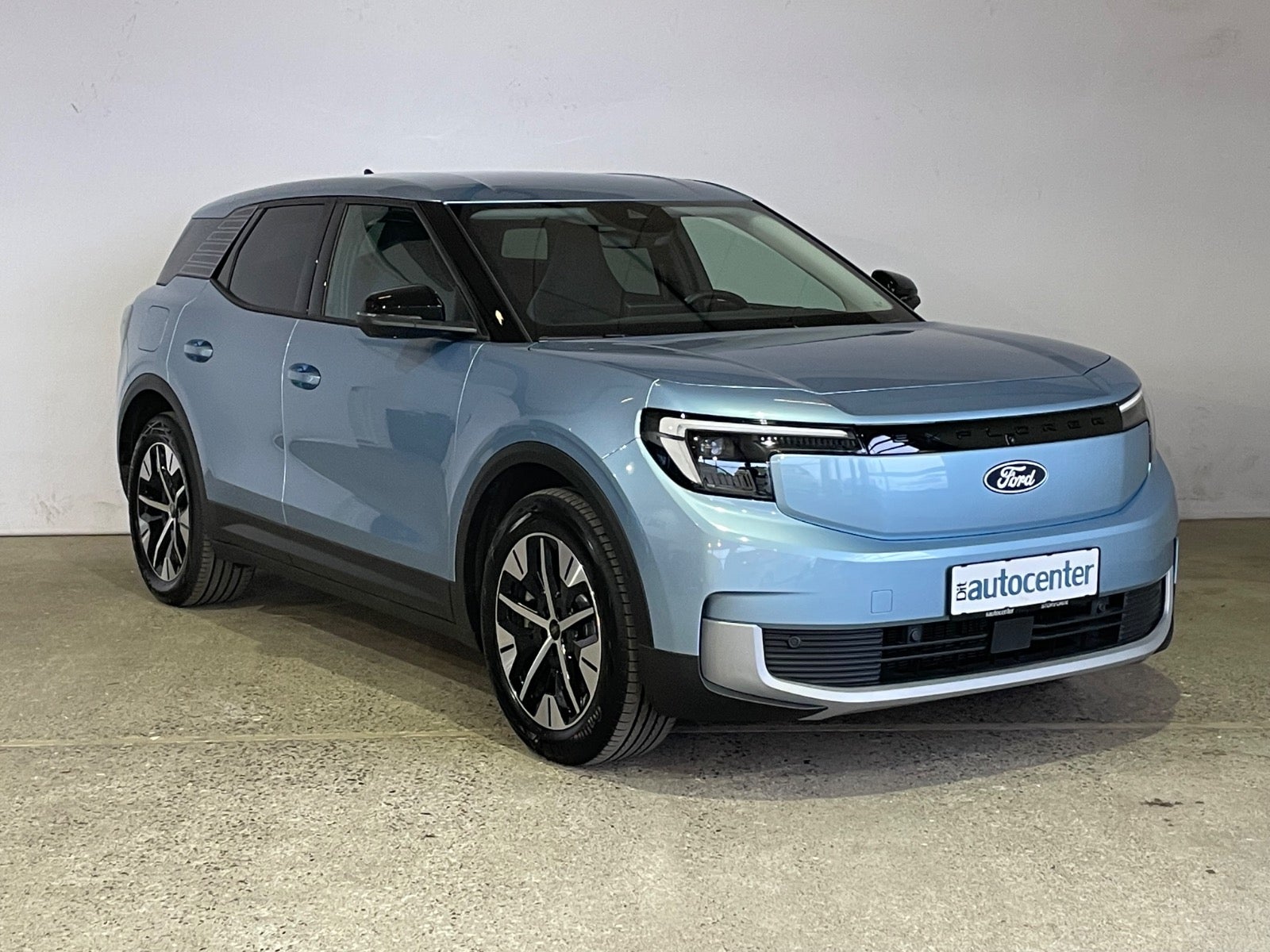 Ford Explorer Select Extended Range