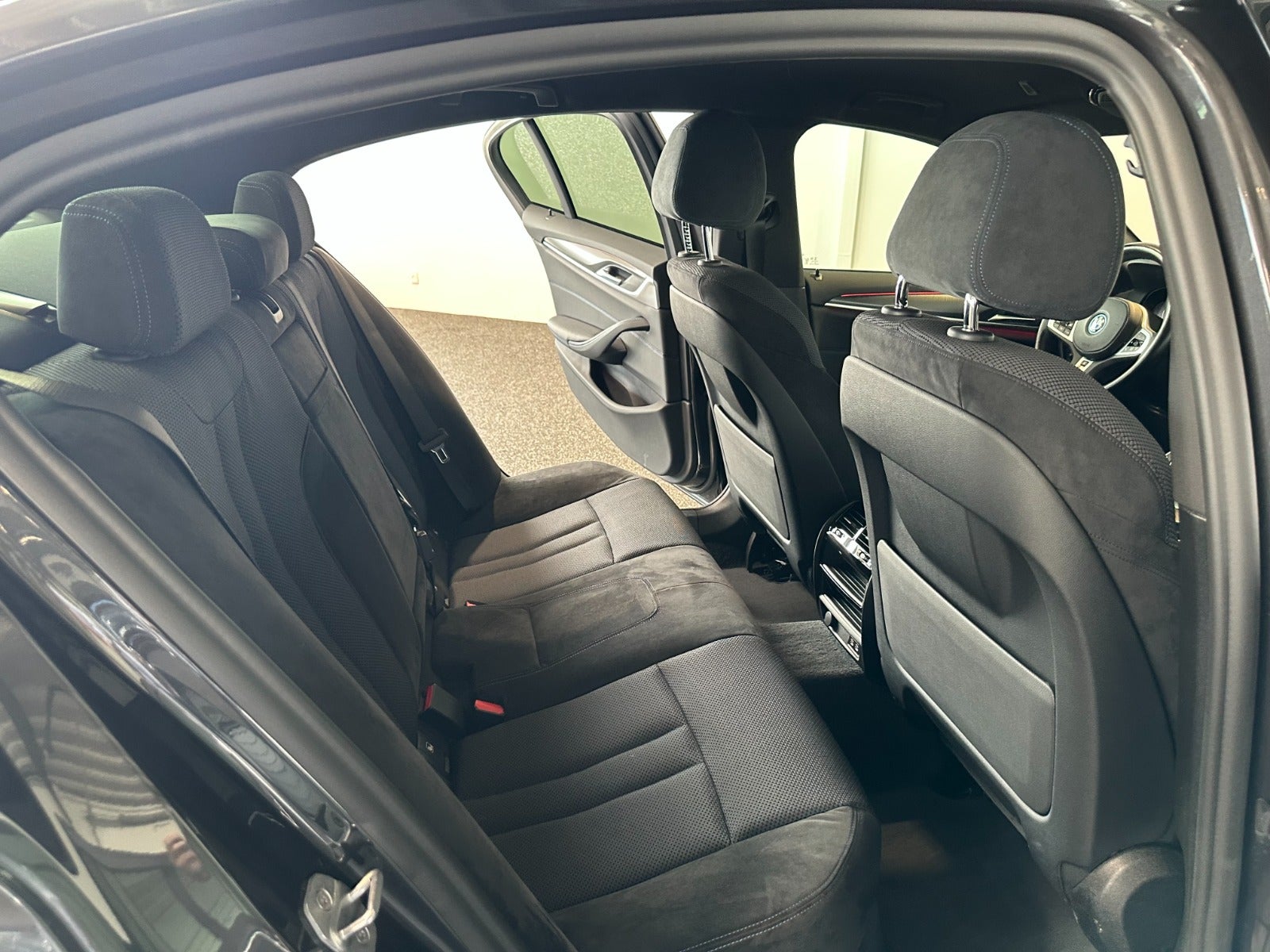 BMW 545e 3,0 M-Sport xDrive aut. 4d - 8