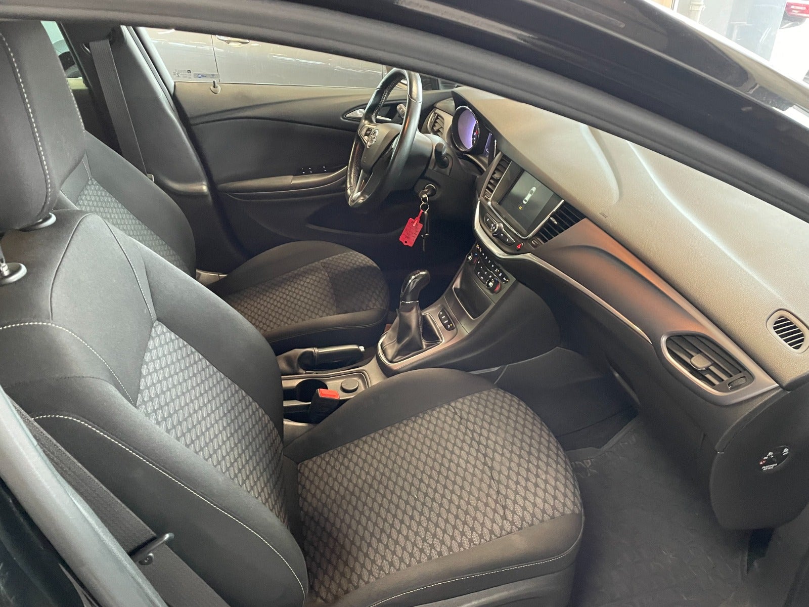 Billede af Opel Astra 1,6 CDTi 110 Business Sports Tourer