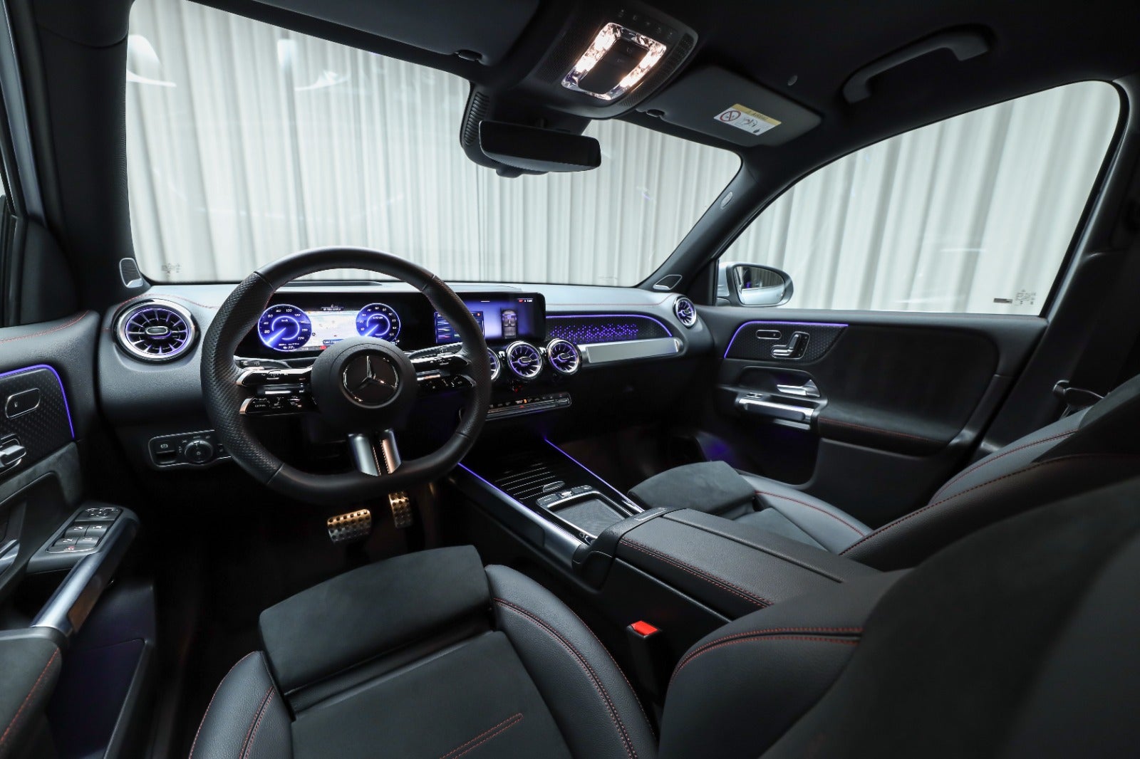 Mercedes-Benz EQB 250+ (4/8)