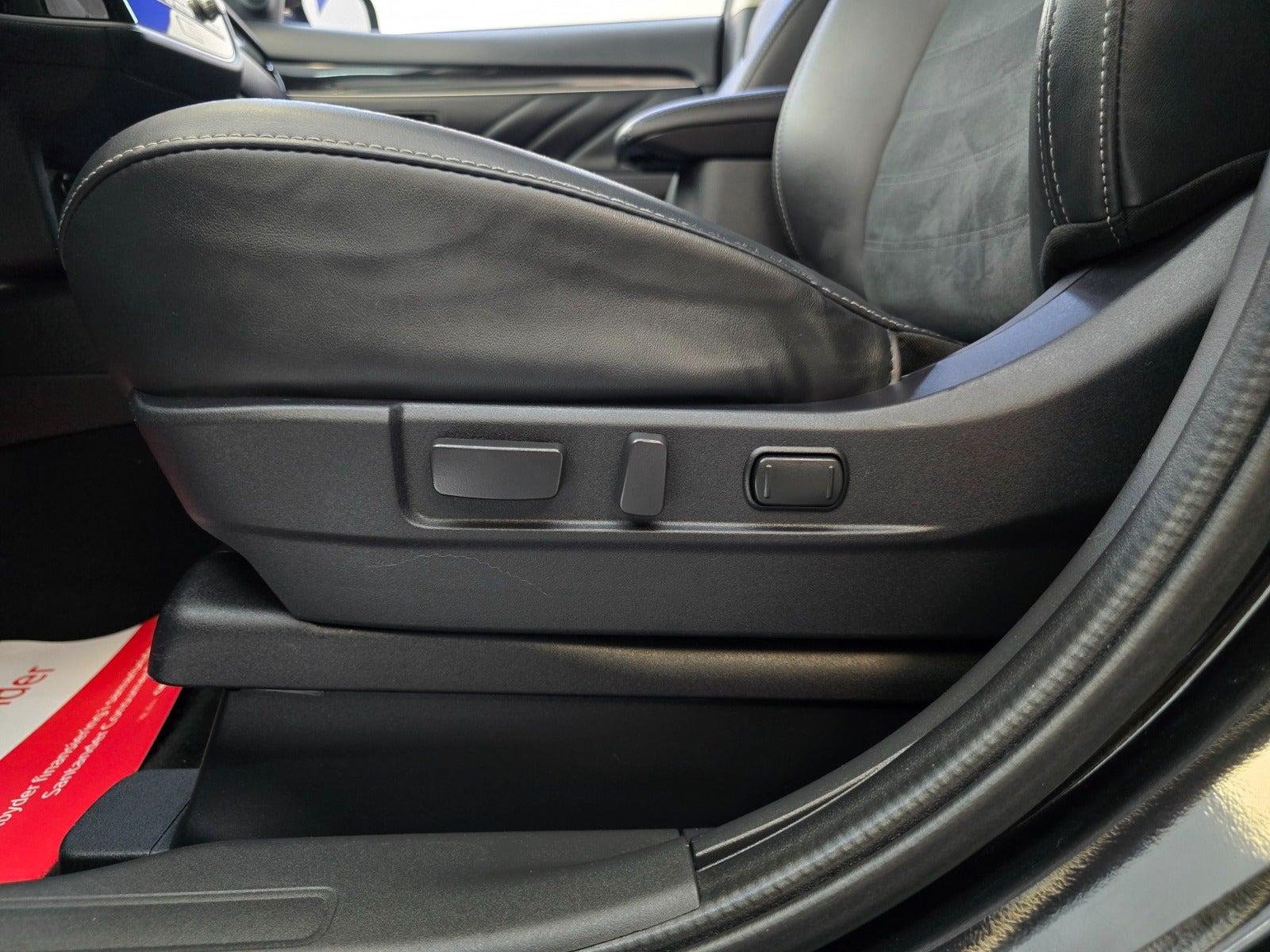 Billede af Mitsubishi Outlander 2,4 PHEV Intro Edition CVT 4WD