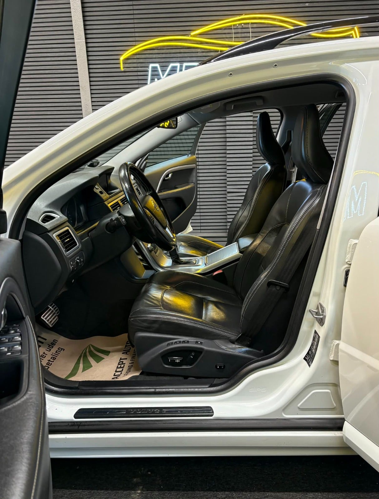 Billede af Volvo V70 2,0 T4 190 Momentum aut.