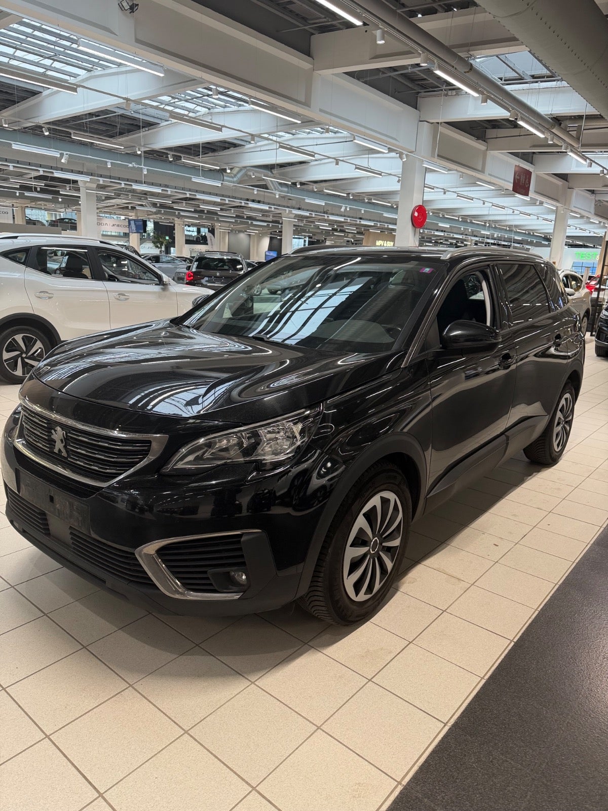 Peugeot 5008 BlueHDi 120 Active 7prs - Find den hos Langes Biler i Silkeborg