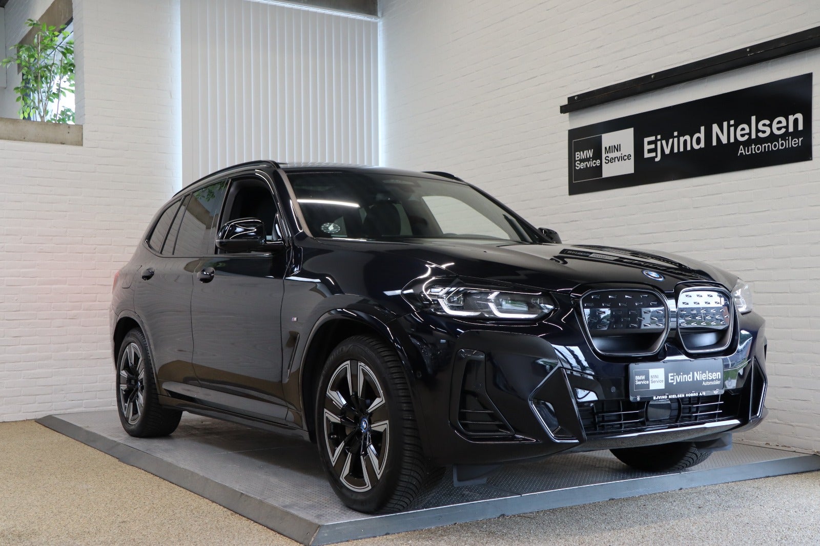 BMW iX3 Charged M-Sport