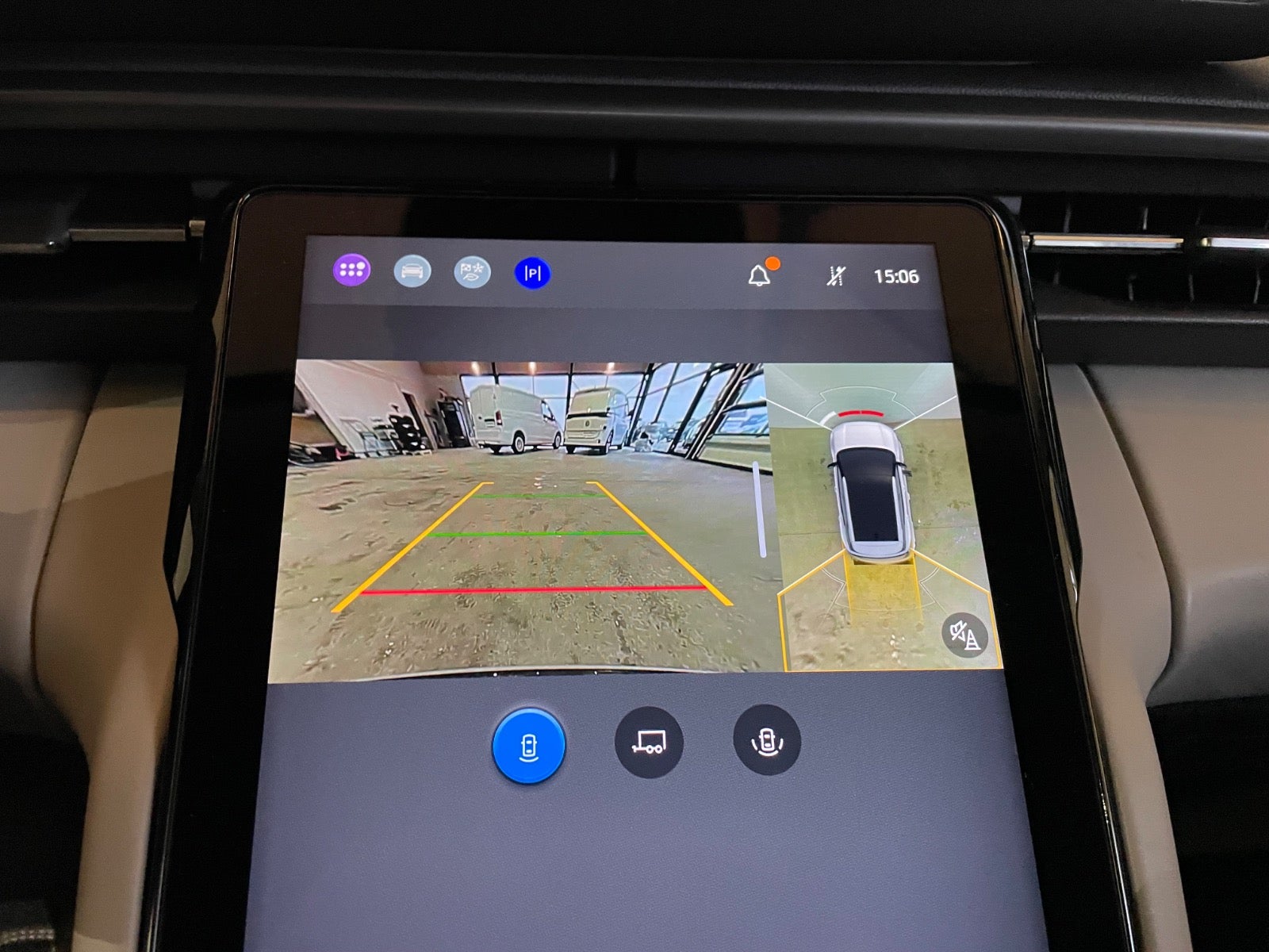 Ford Explorer Select Extended Range