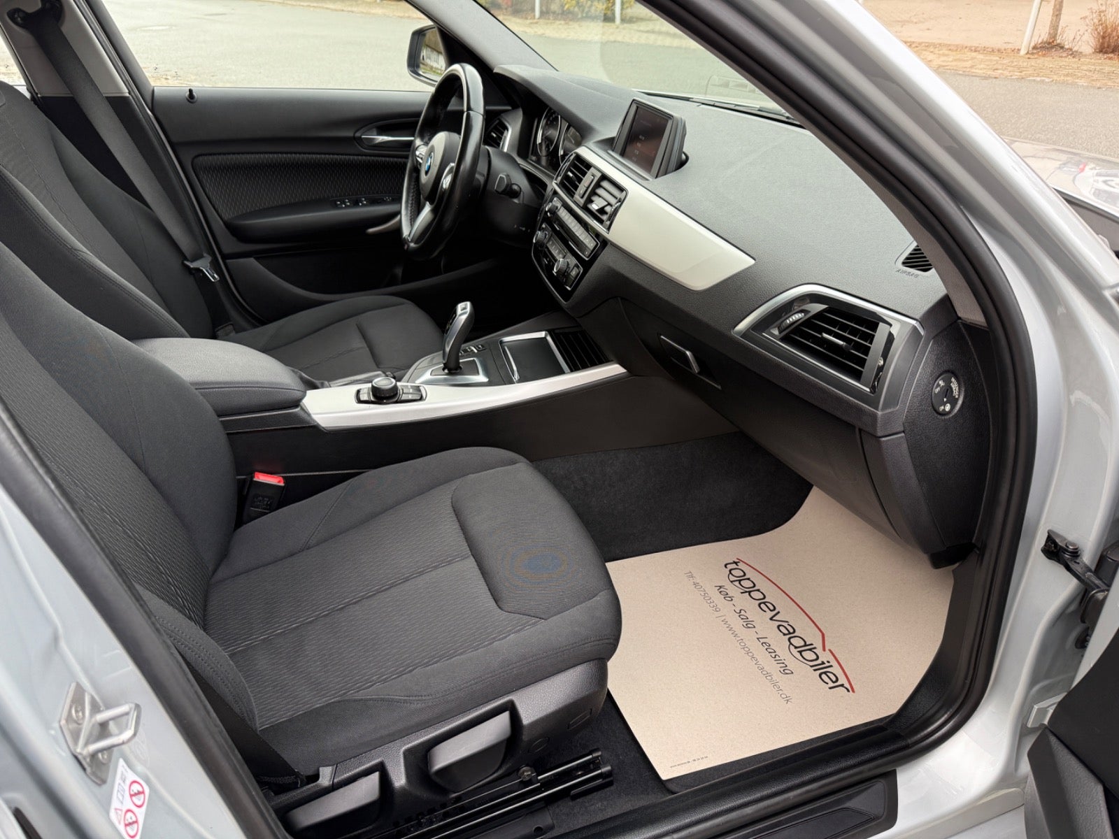 BMW 118i Connected aut.