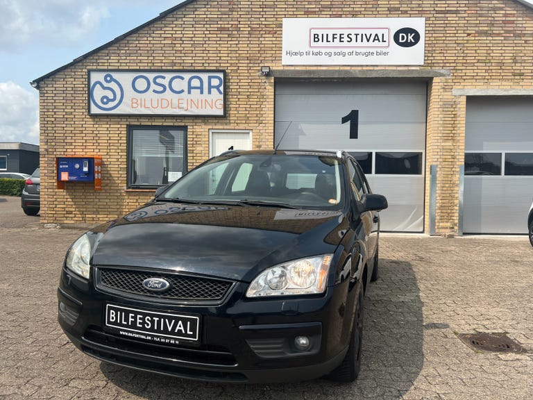 Ford Focus 145 Ghia stc.