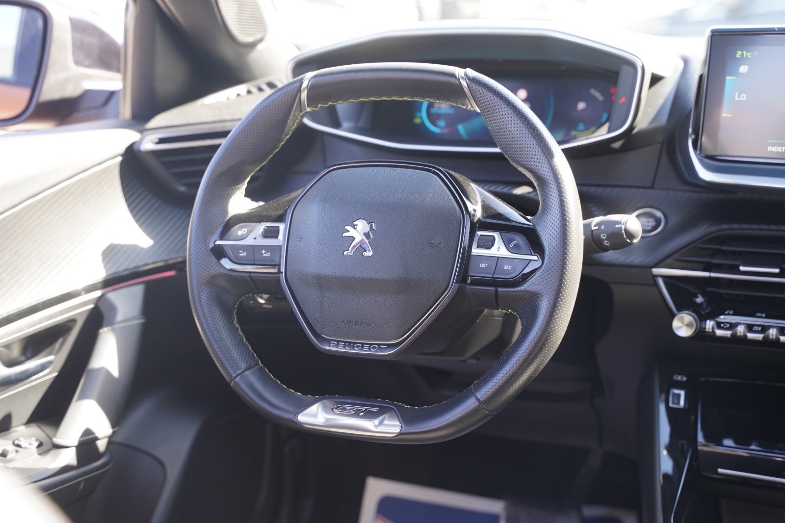 Billede af Peugeot e-2008 50 GT Sky