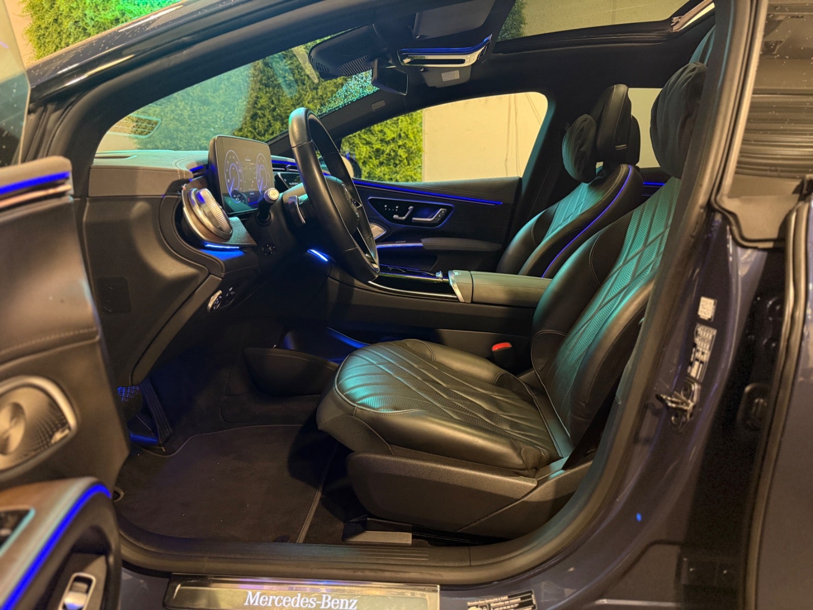 Mercedes EQS450+