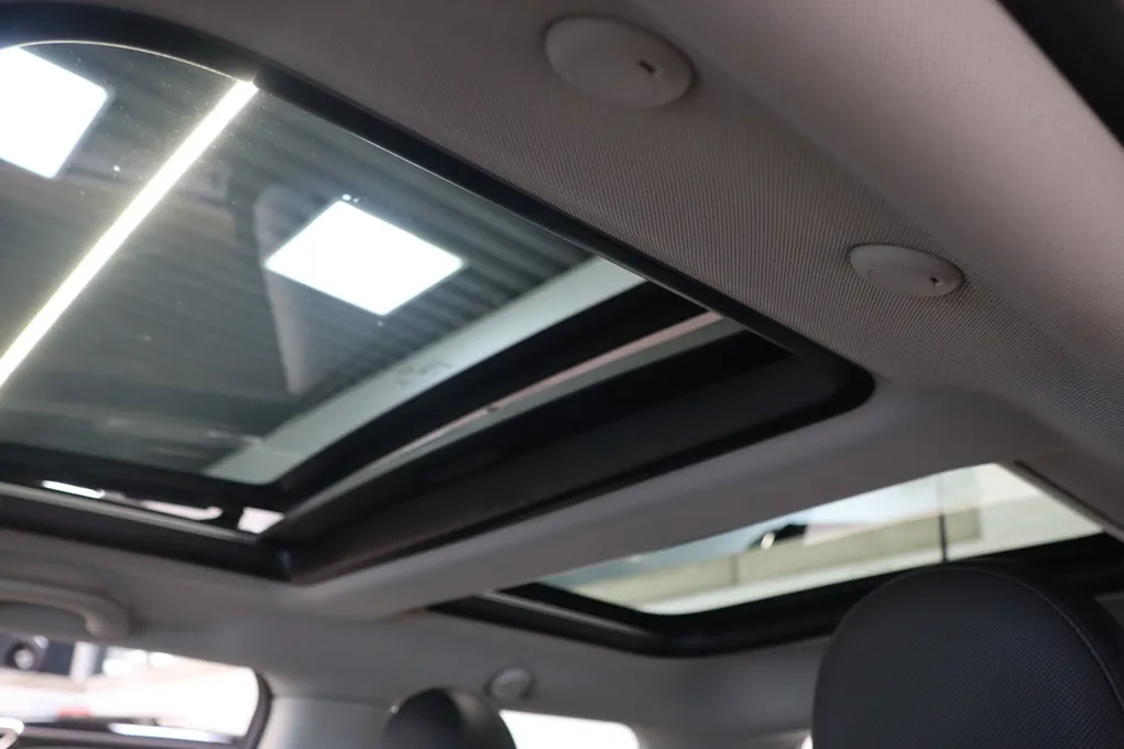 MINI Cooper SE Camden Edition