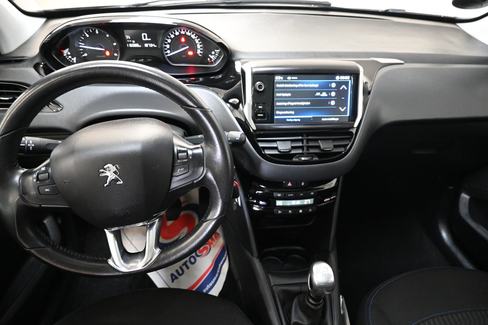 Peugeot 208 BlueHDi 100 Signature Sky