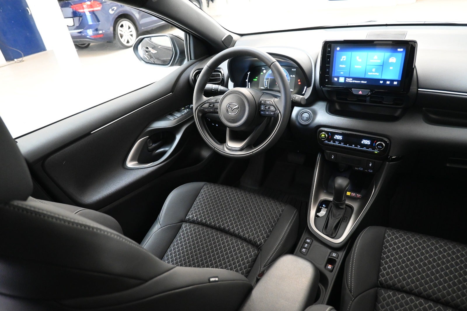 Mazda 2 Hybrid Homura CVT