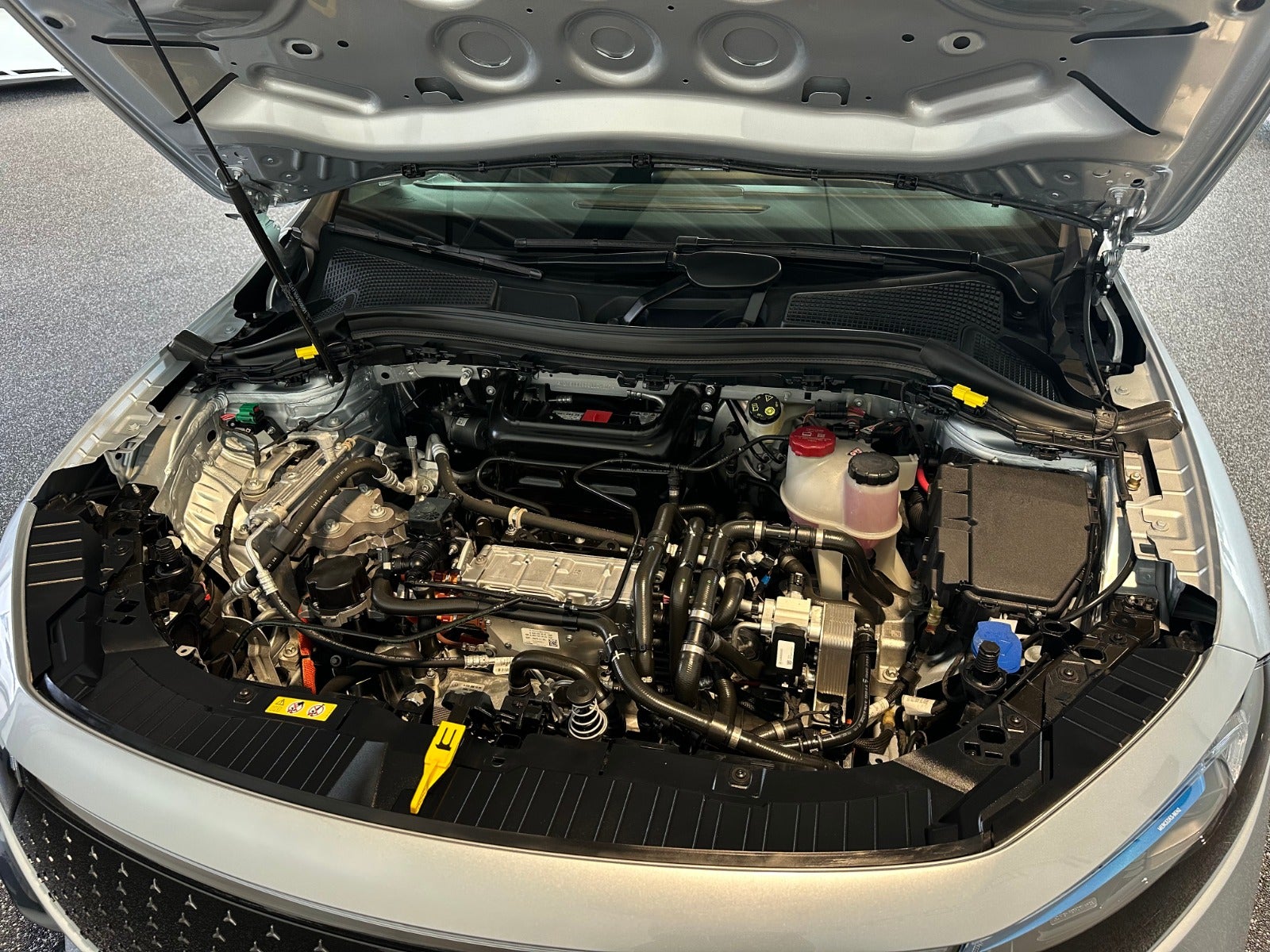 Mercedes EQA250+ AMG Line 5d - 12