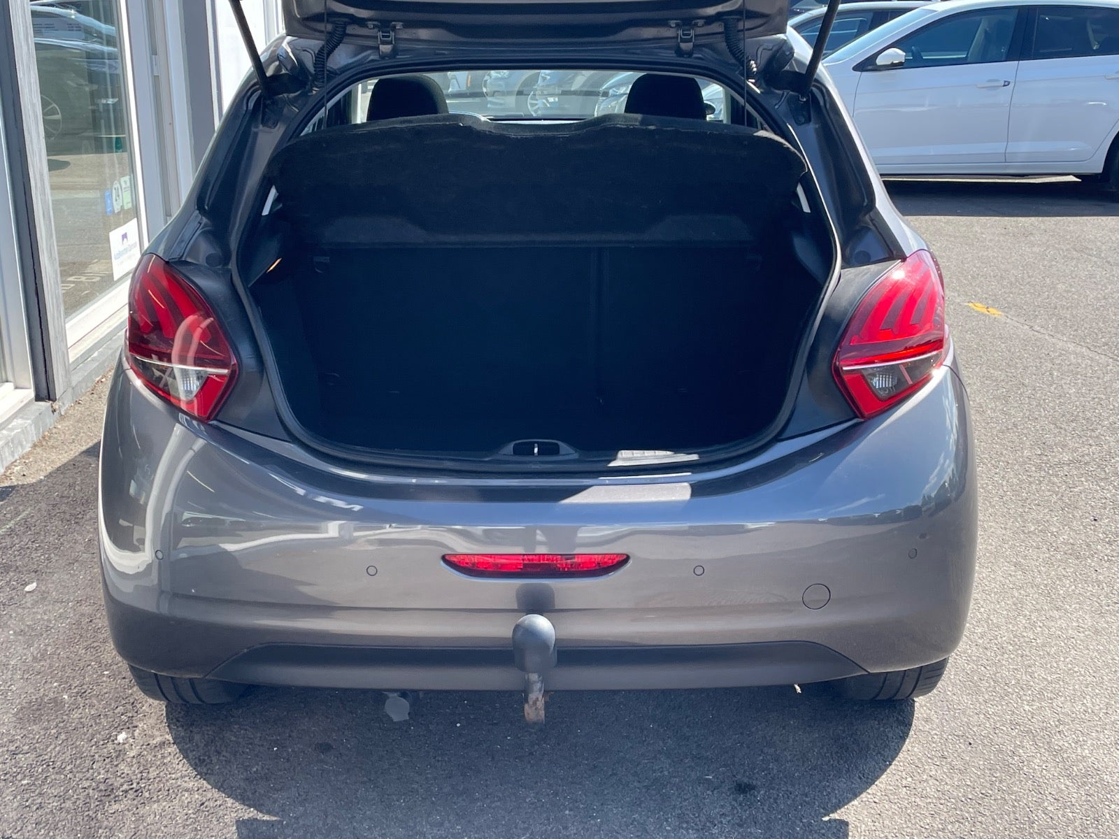 Billede af Peugeot 208 1,5 BlueHDi 100 Prestige Sky