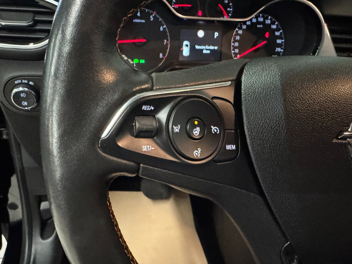 Opel Crossland X T 130 Sport aut. Opel Crossland X T 130 Sport aut.