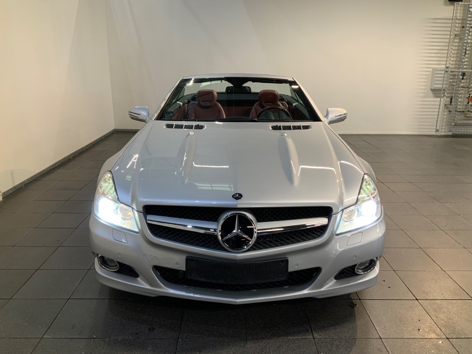 Mercedes-Benz SL 500 (2/8)