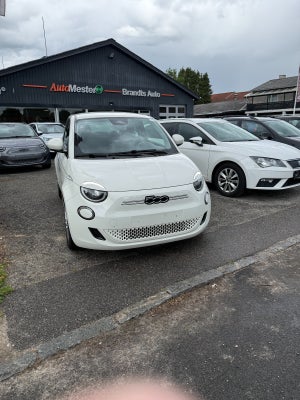 Fiat 500e 24 Action