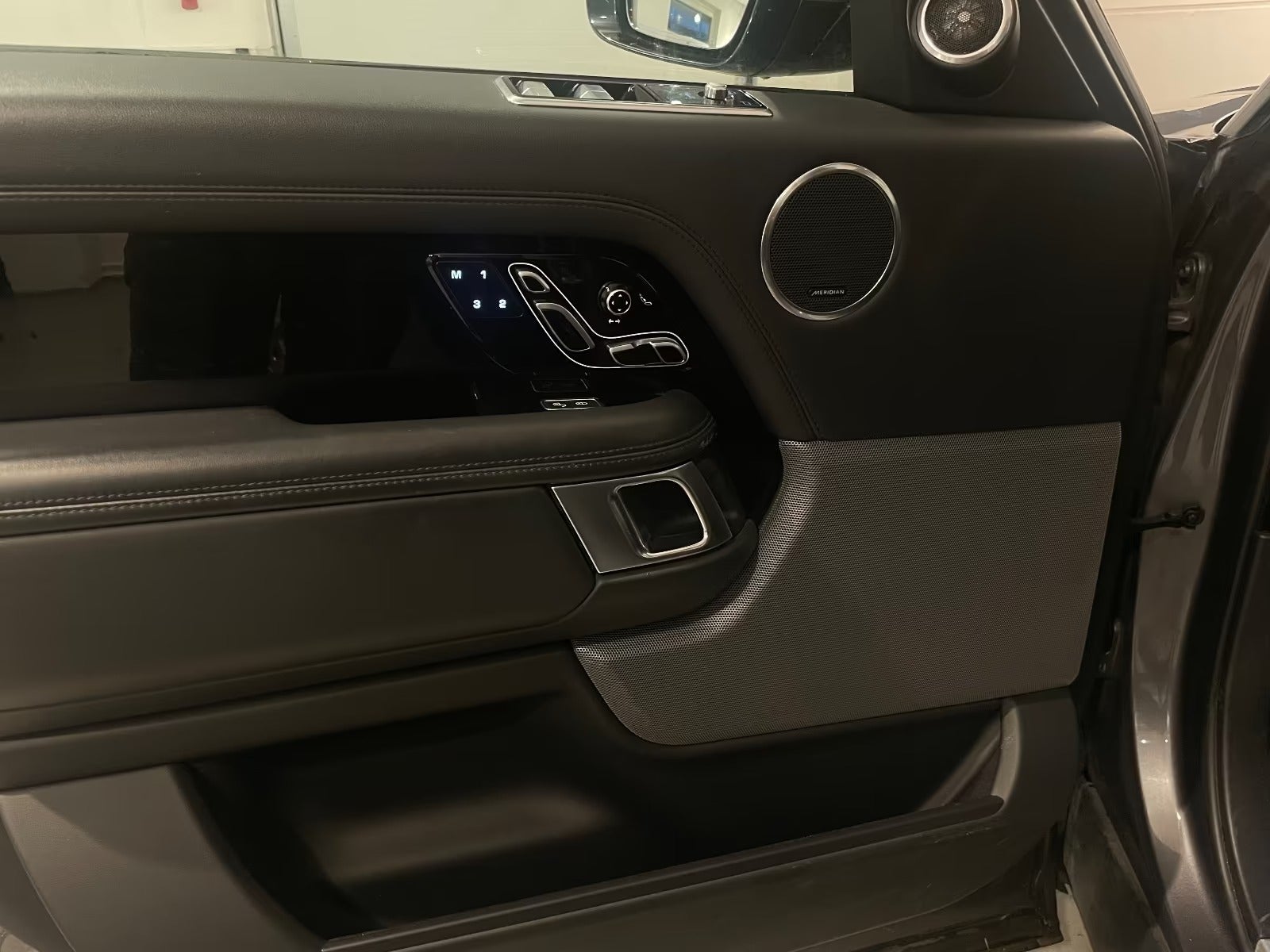 Land Rover – Range Rover