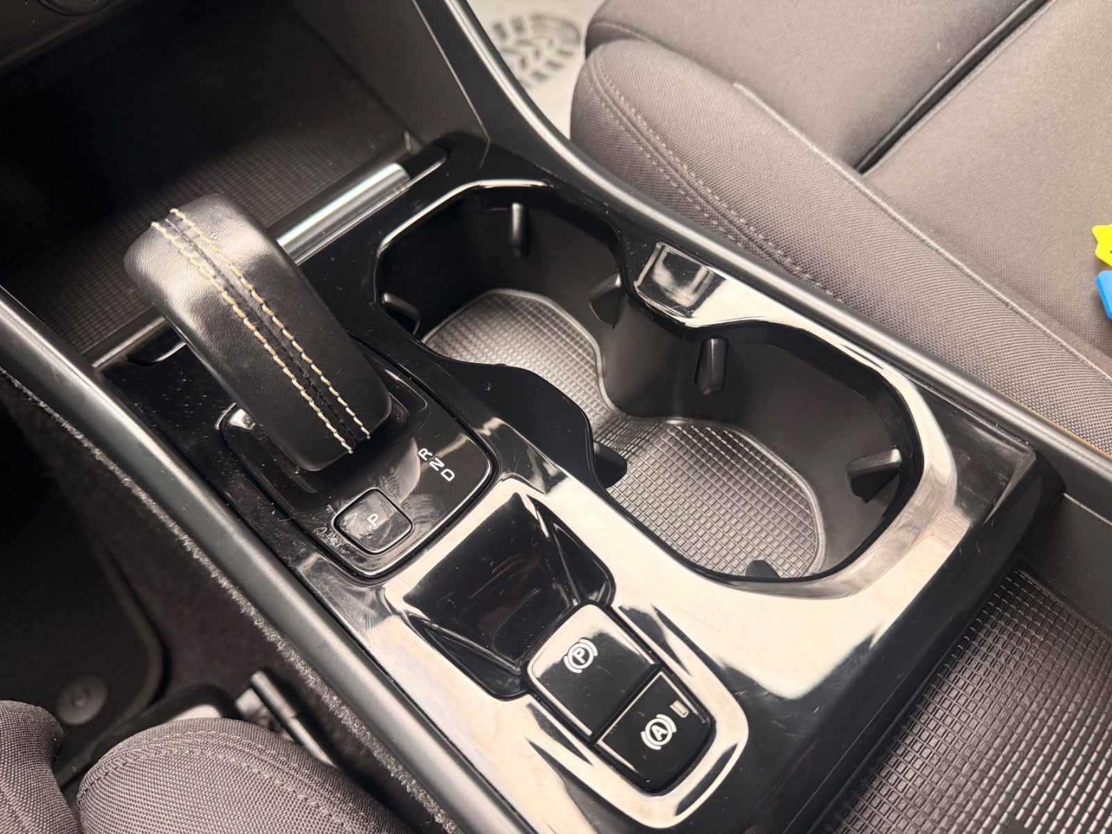Billede af Volvo XC40 1,5 T4 ReCharge R-Design aut.