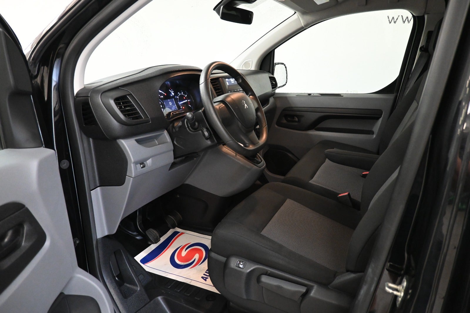 Peugeot Expert BlueHDi 115 L2 Plus Van