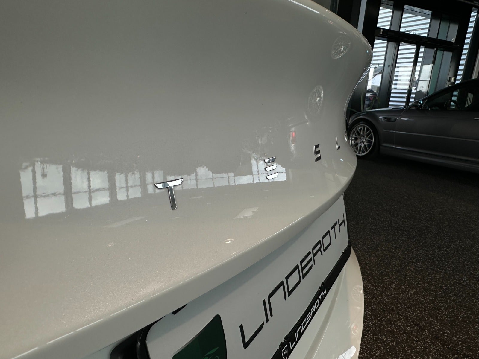 Tesla Model 3 RWD 4d - 17