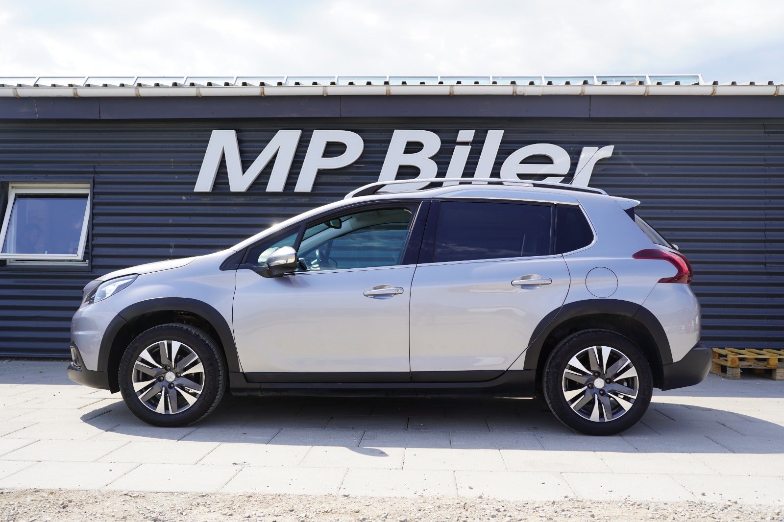 Billede af Peugeot 2008 1,6 BlueHDi 100 Allure Sky