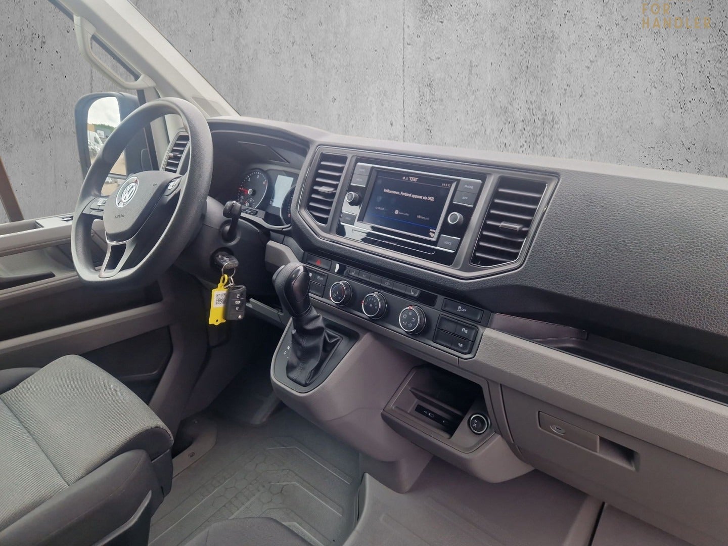 Billede af VW Crafter 35 2,0 TDi 177 Kassevogn L3H2 aut.