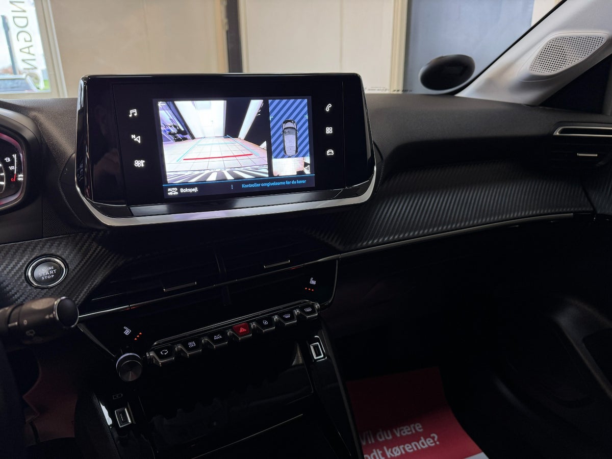 Peugeot 208 PureTech 100 Evolution Peugeot 208 PureTech 100 Evolution