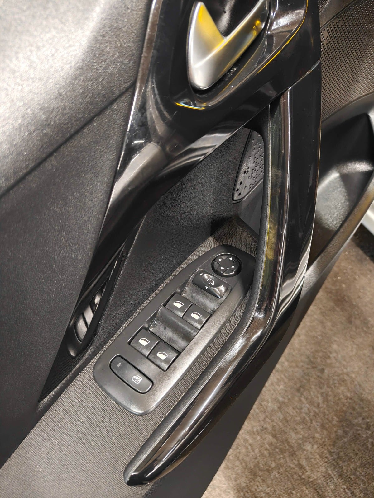 Billede af Peugeot 208 1,6 BlueHDi 100 Active+