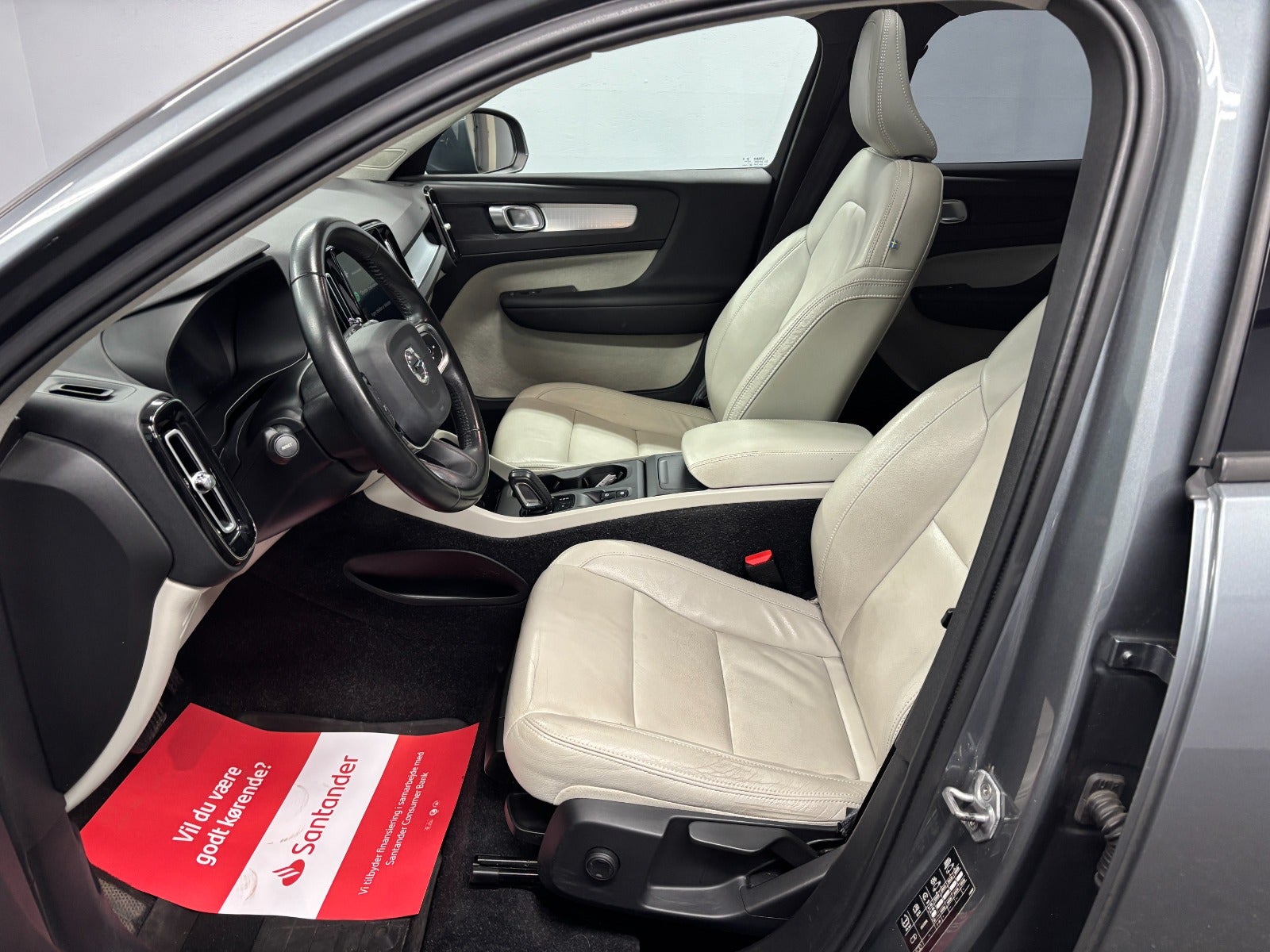 Billede af Volvo XC40 2,0 T4 190 Momentum aut.